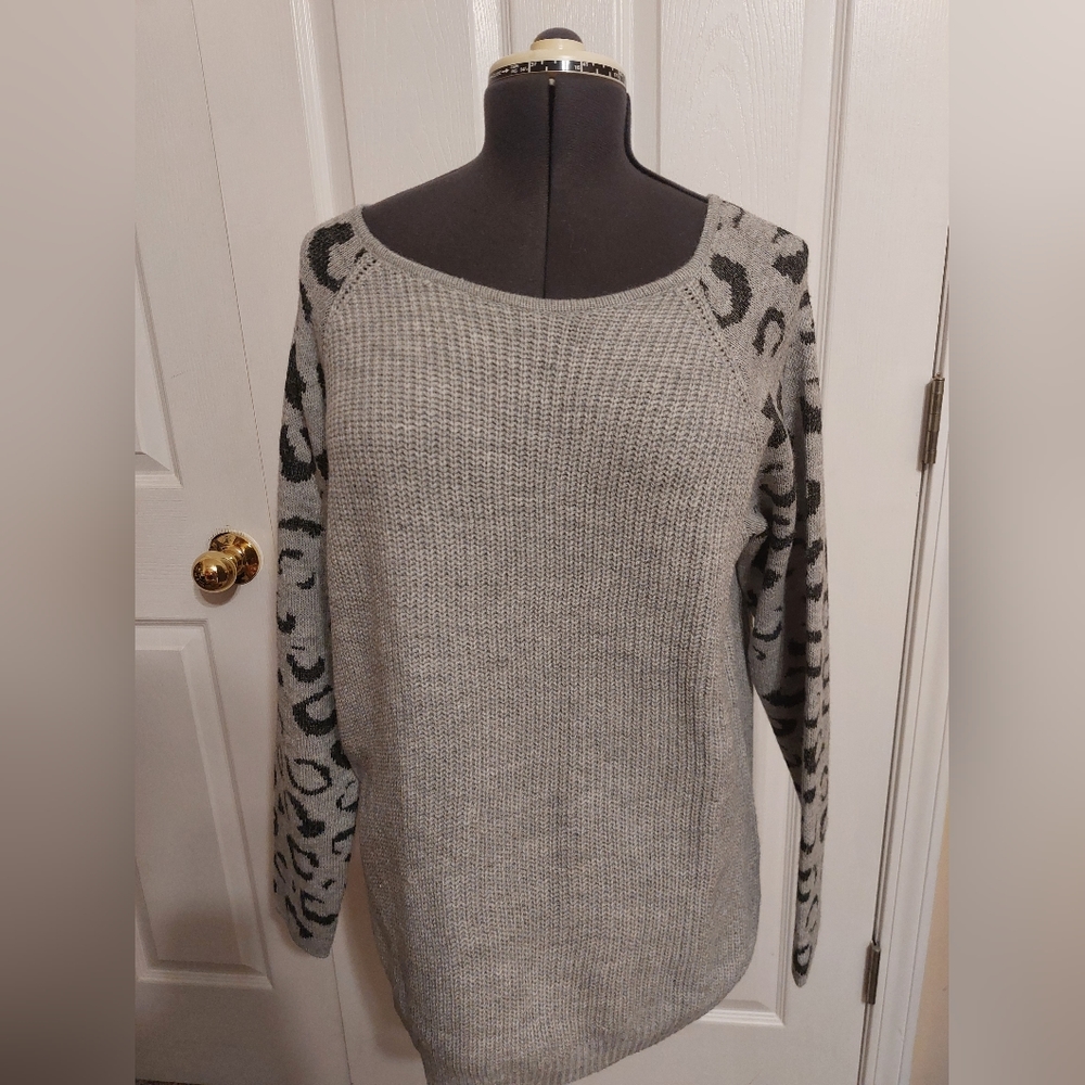 Cute Gray Simply Couture Sweater